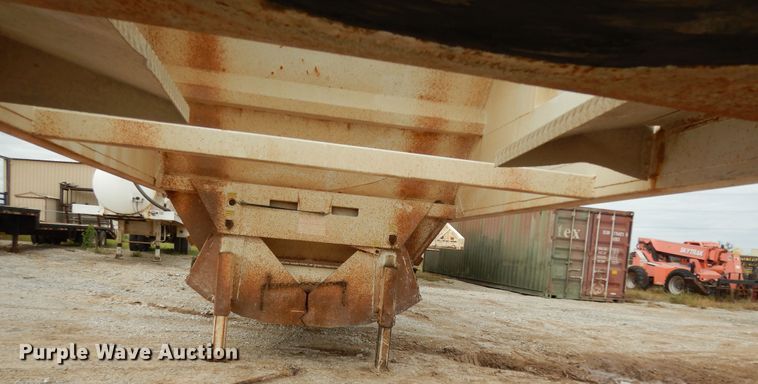 image for item DF0295 2013 Dakota  bottom dump trailer