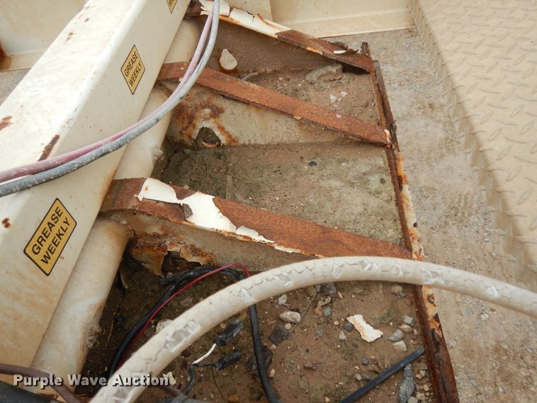 image for item DF0295 2013 Dakota  bottom dump trailer