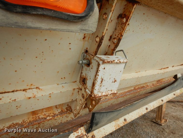 image for item DF0295 2013 Dakota  bottom dump trailer