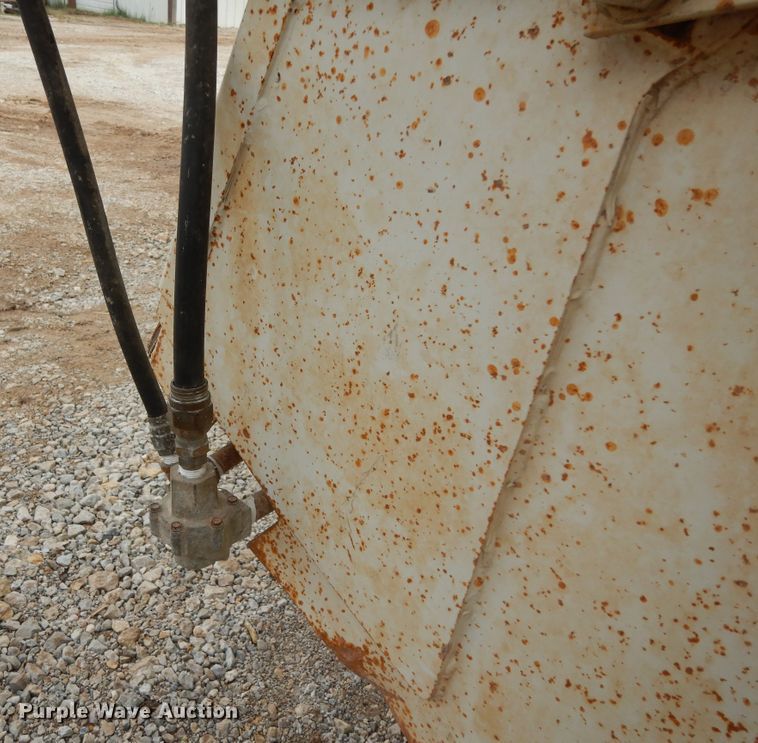 image for item DF0295 2013 Dakota  bottom dump trailer