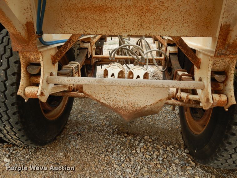 image for item DF0295 2013 Dakota  bottom dump trailer