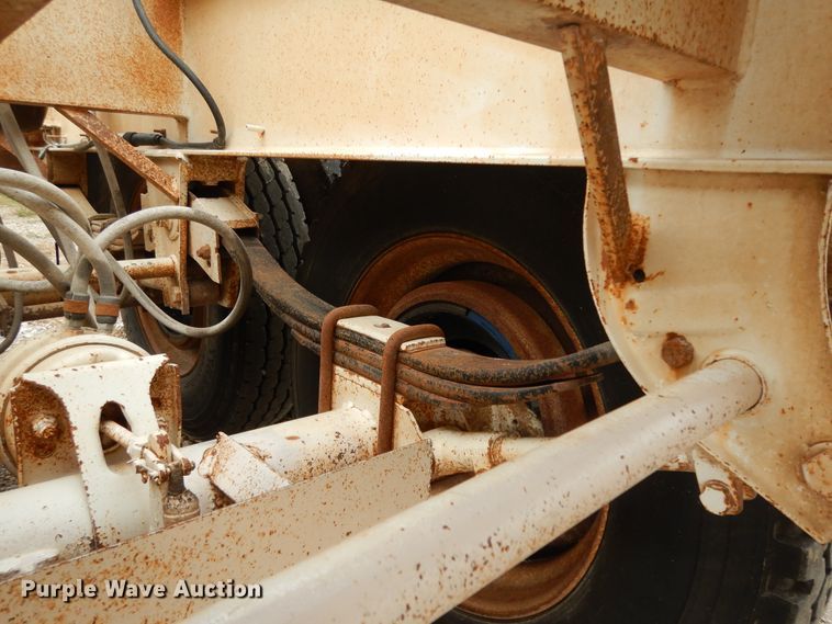 image for item DF0295 2013 Dakota  bottom dump trailer