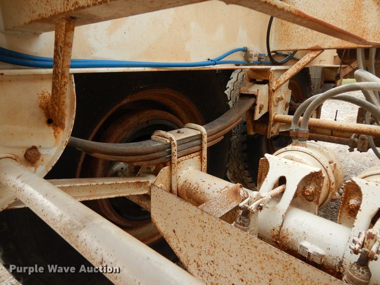 image for item DF0295 2013 Dakota  bottom dump trailer