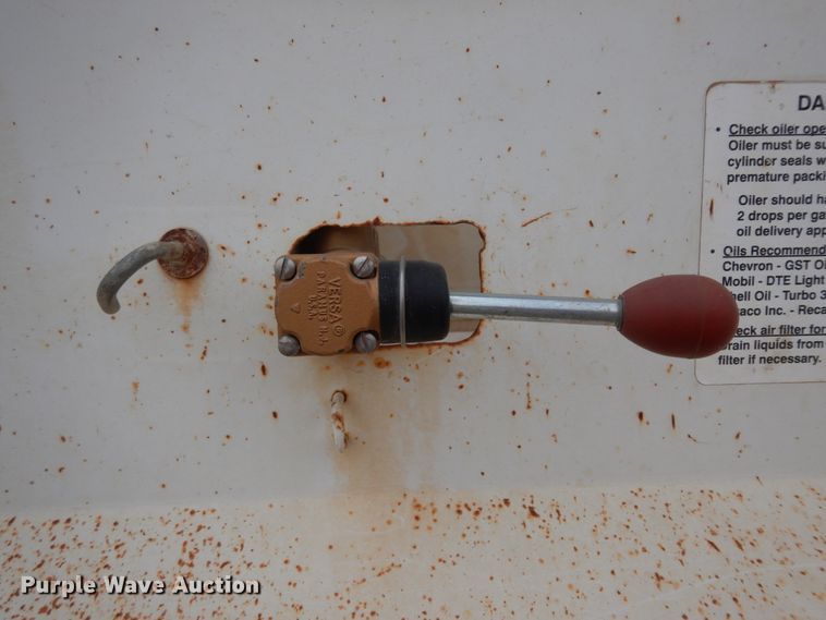 image for item DF0295 2013 Dakota  bottom dump trailer