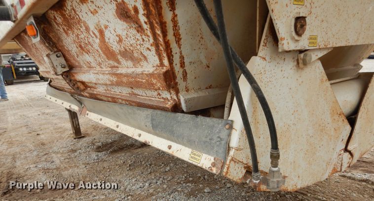 image for item DF0295 2013 Dakota  bottom dump trailer