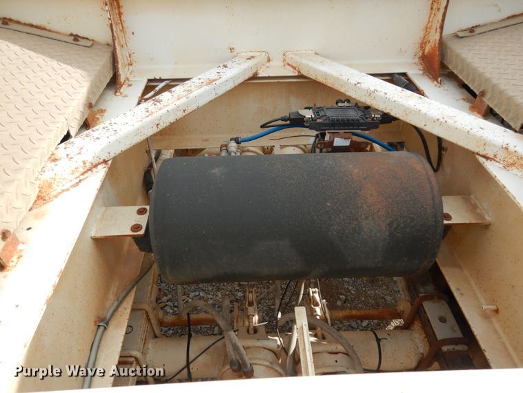 image for item DF0295 2013 Dakota  bottom dump trailer