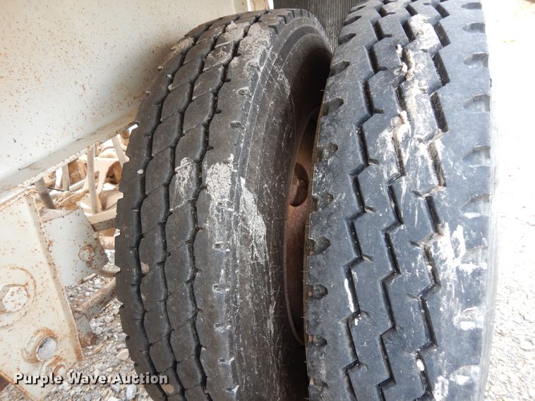 image for item DF0295 2013 Dakota  bottom dump trailer