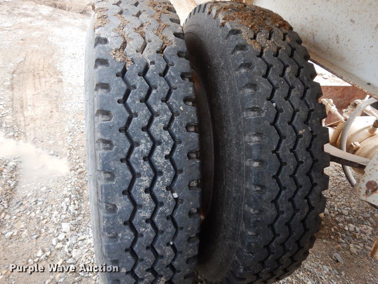 image for item DF0295 2013 Dakota  bottom dump trailer