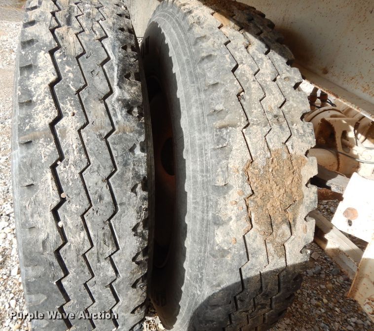 image for item DF0295 2013 Dakota  bottom dump trailer