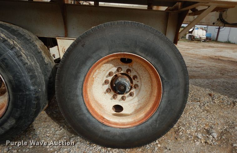 image for item DF0295 2013 Dakota  bottom dump trailer