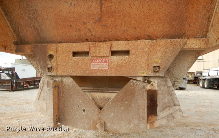 image for item DF0296 2013 Dakota  bottom dump trailer