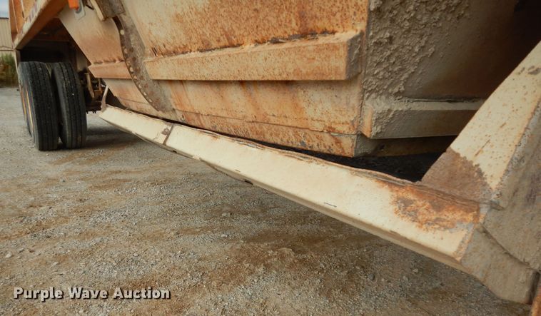 image for item DF0296 2013 Dakota  bottom dump trailer
