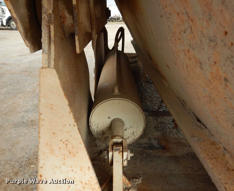 image for item DF0296 2013 Dakota  bottom dump trailer