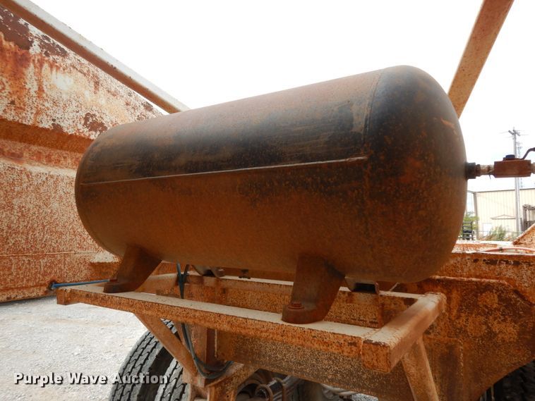 image for item DF0296 2013 Dakota  bottom dump trailer