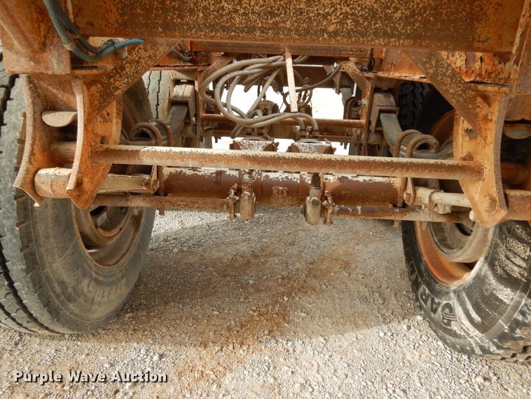 image for item DF0296 2013 Dakota  bottom dump trailer