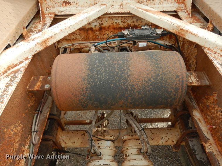 image for item DF0296 2013 Dakota  bottom dump trailer