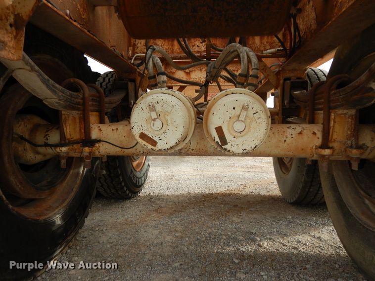 image for item DF0296 2013 Dakota  bottom dump trailer