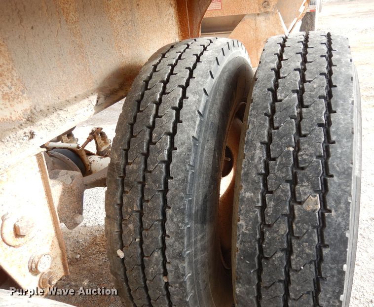 image for item DF0296 2013 Dakota  bottom dump trailer