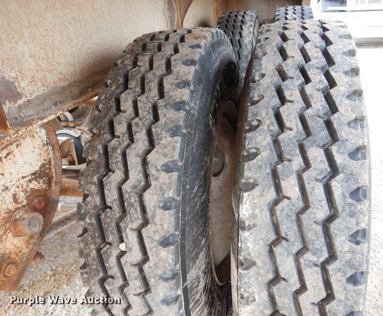 image for item DF0296 2013 Dakota  bottom dump trailer