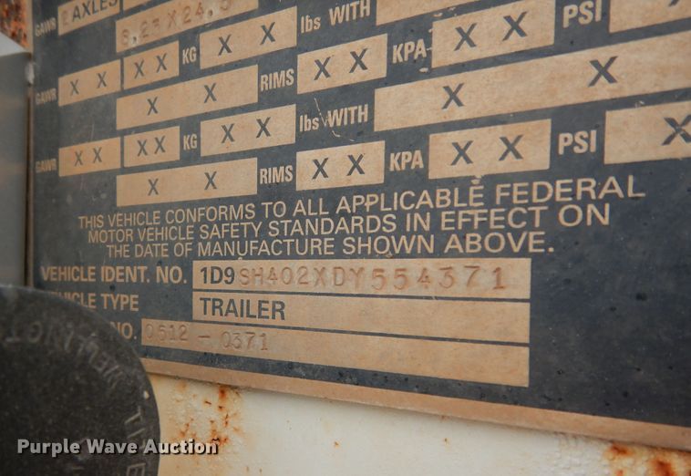 image for item DF0296 2013 Dakota  bottom dump trailer