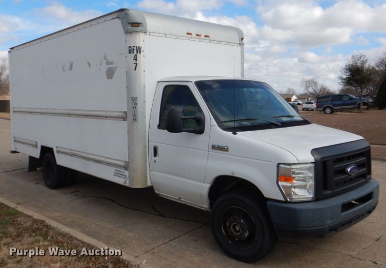 image for item DH7332 2012 Ford E350 Super Duty  box truck