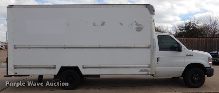 image for item DH7332 2012 Ford E350 Super Duty  box truck