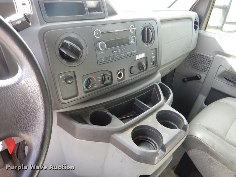 image for item DH7332 2012 Ford E350 Super Duty  box truck