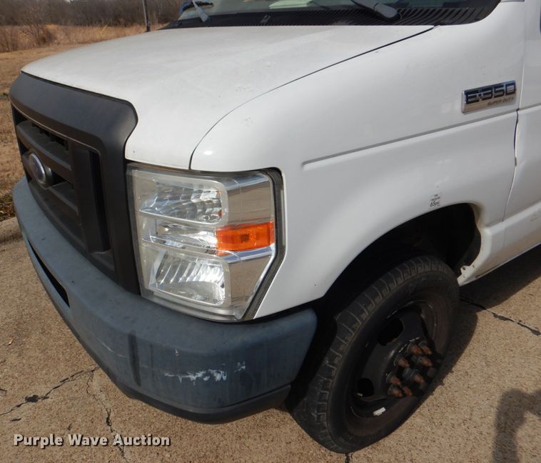 image for item DH7332 2012 Ford E350 Super Duty  box truck