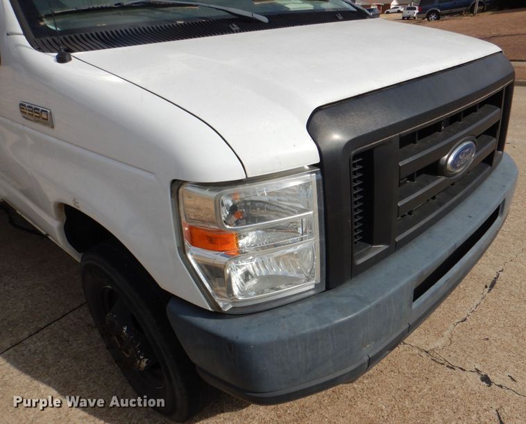 image for item DH7332 2012 Ford E350 Super Duty  box truck