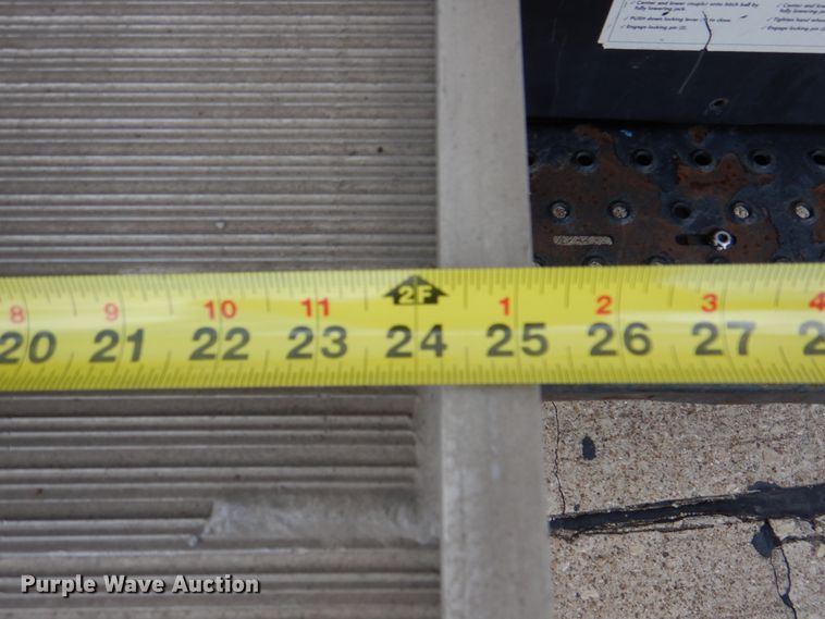 image for item DH7332 2012 Ford E350 Super Duty  box truck