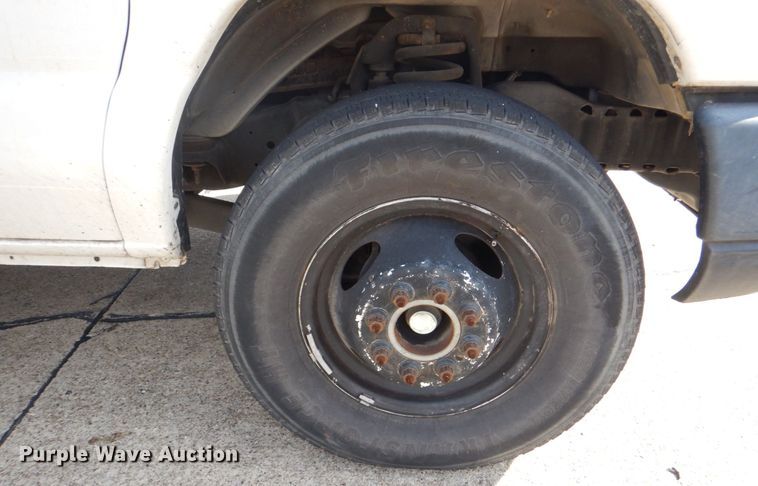 image for item DH7332 2012 Ford E350 Super Duty  box truck