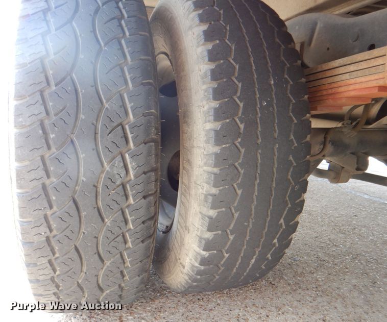 image for item DH7332 2012 Ford E350 Super Duty  box truck