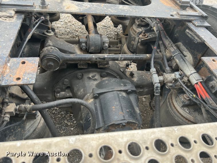 image for item DH8154 1994 Kenworth T800  semi truck