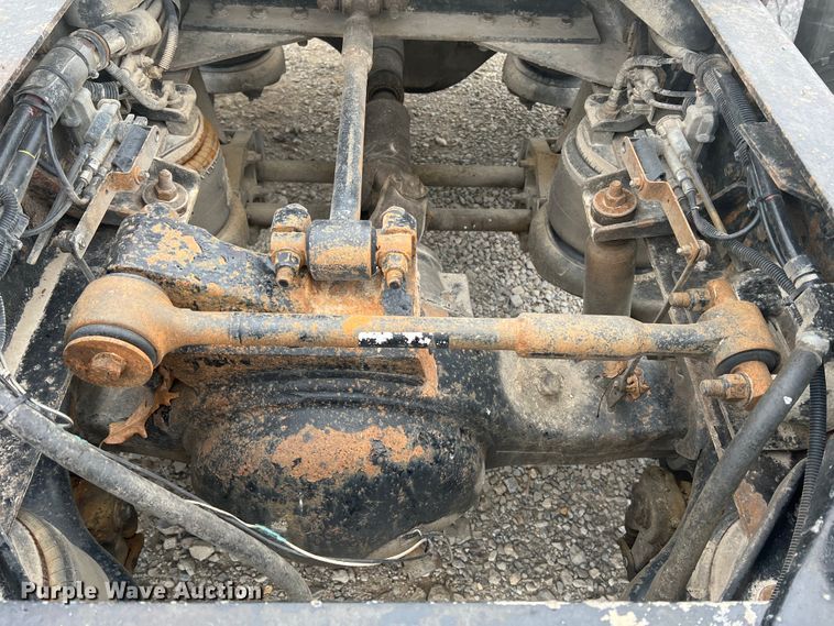 image for item DH8154 1994 Kenworth T800  semi truck