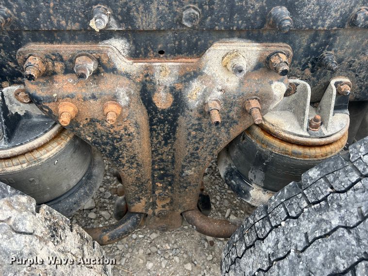 image for item DH8154 1994 Kenworth T800  semi truck