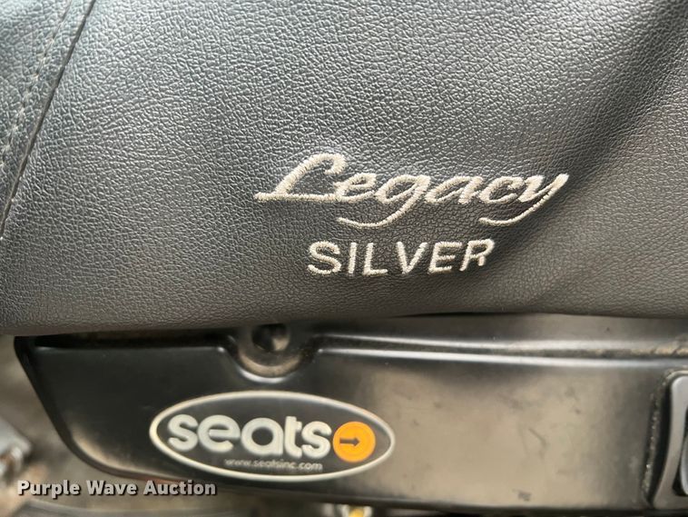 image for item DH8154 1994 Kenworth T800  semi truck