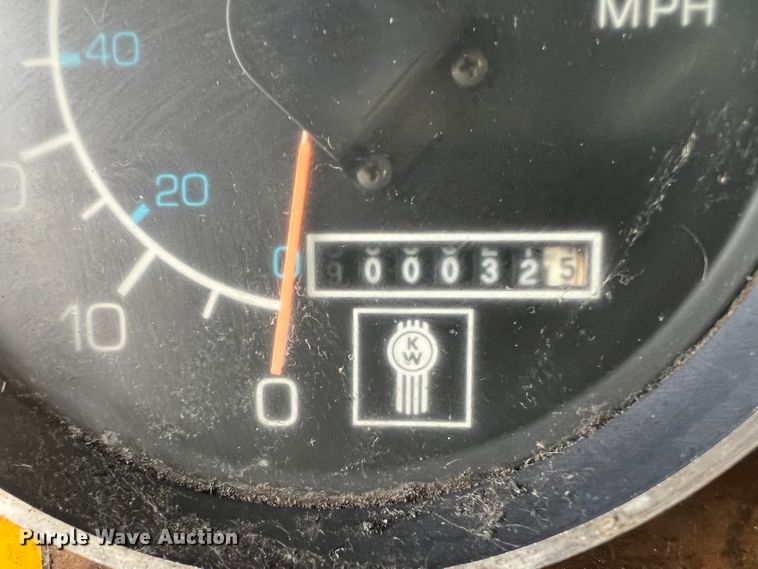 image for item DH8154 1994 Kenworth T800  semi truck