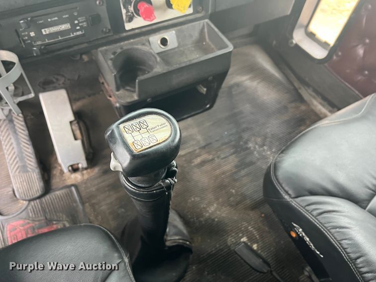 image for item DH8154 1994 Kenworth T800  semi truck