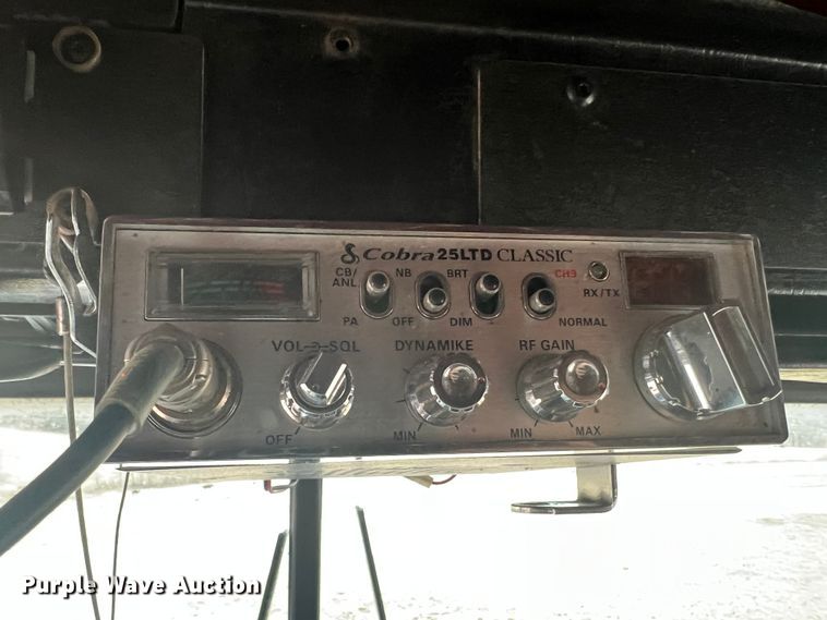 image for item DH8154 1994 Kenworth T800  semi truck