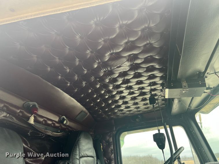 image for item DH8154 1994 Kenworth T800  semi truck