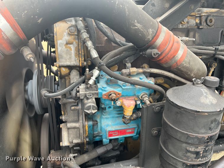 image for item DH8154 1994 Kenworth T800  semi truck