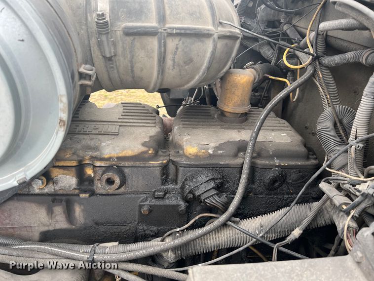 image for item DH8154 1994 Kenworth T800  semi truck