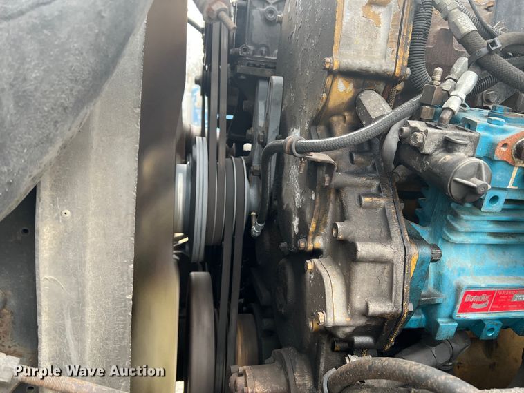 image for item DH8154 1994 Kenworth T800  semi truck