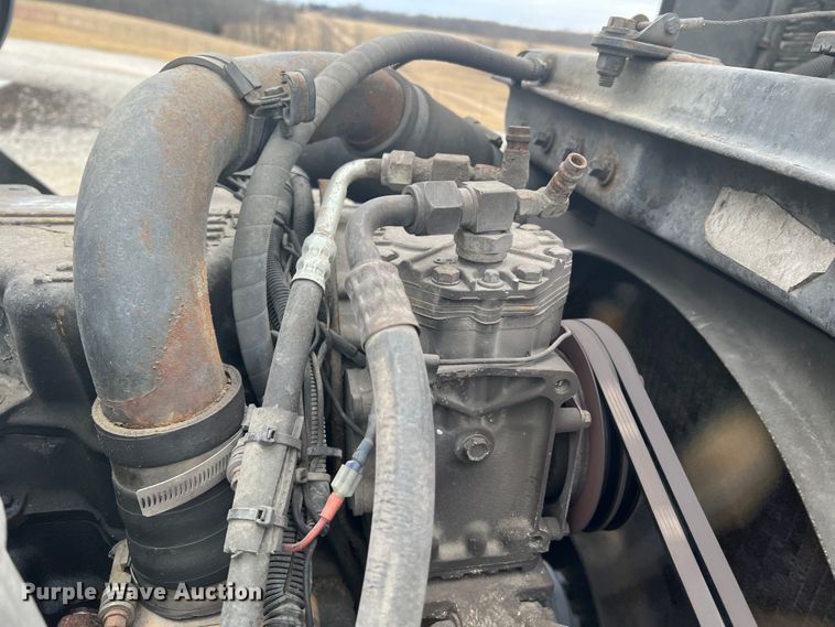 image for item DH8154 1994 Kenworth T800  semi truck