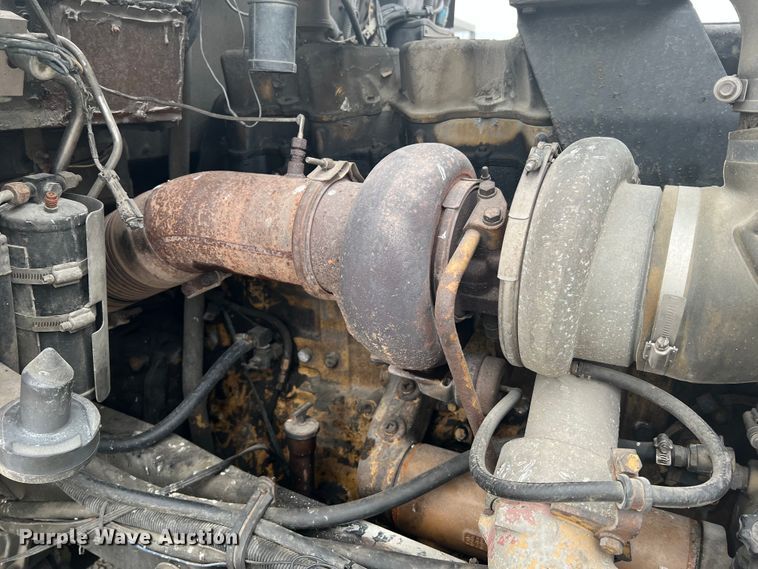 image for item DH8154 1994 Kenworth T800  semi truck