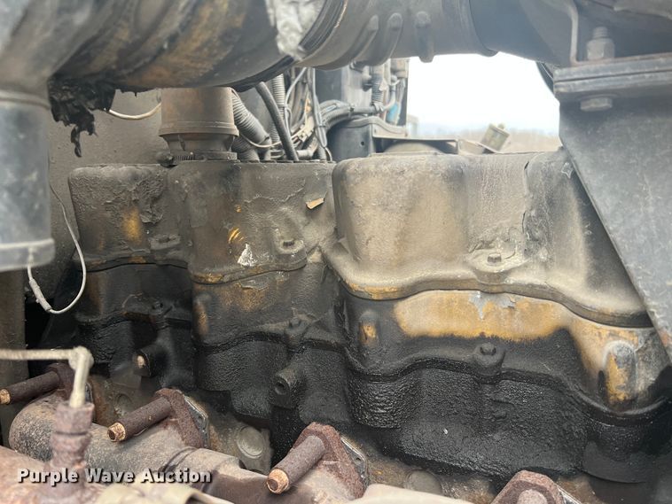 image for item DH8154 1994 Kenworth T800  semi truck