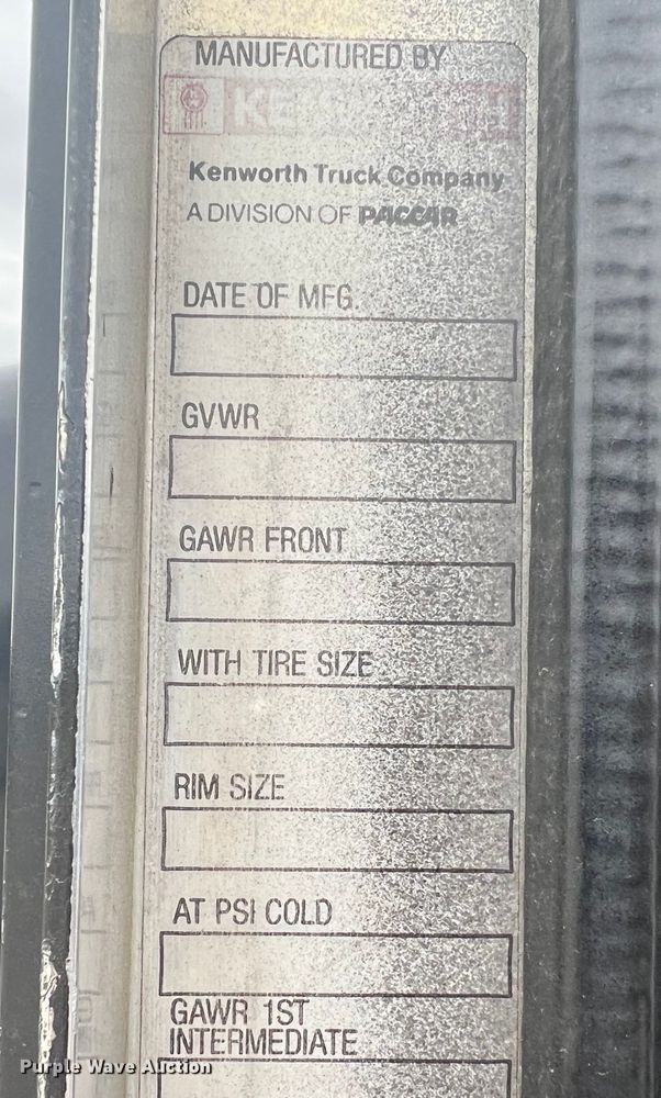 image for item DH8154 1994 Kenworth T800  semi truck