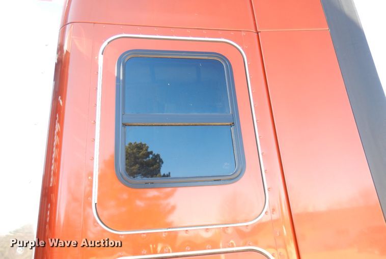 image for item DH8860 2015 Kenworth T880  semi truck