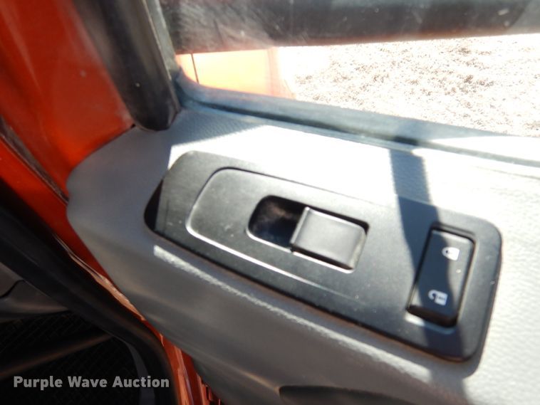 image for item DH8860 2015 Kenworth T880  semi truck