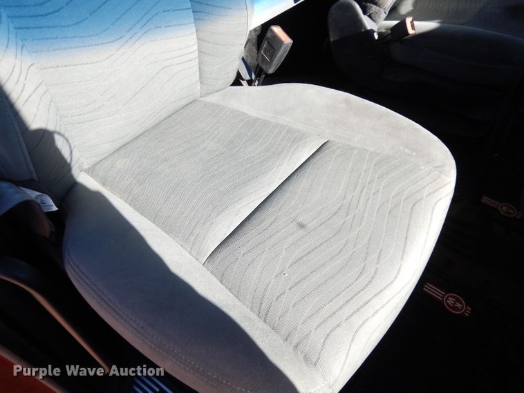 image for item DH8860 2015 Kenworth T880  semi truck